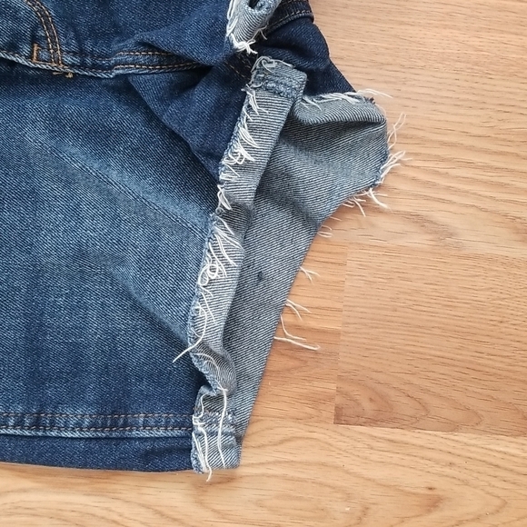 HOLLISTER High Rise Short Short Line Raw Folded Hemline size 5 - Picture 3 of 8